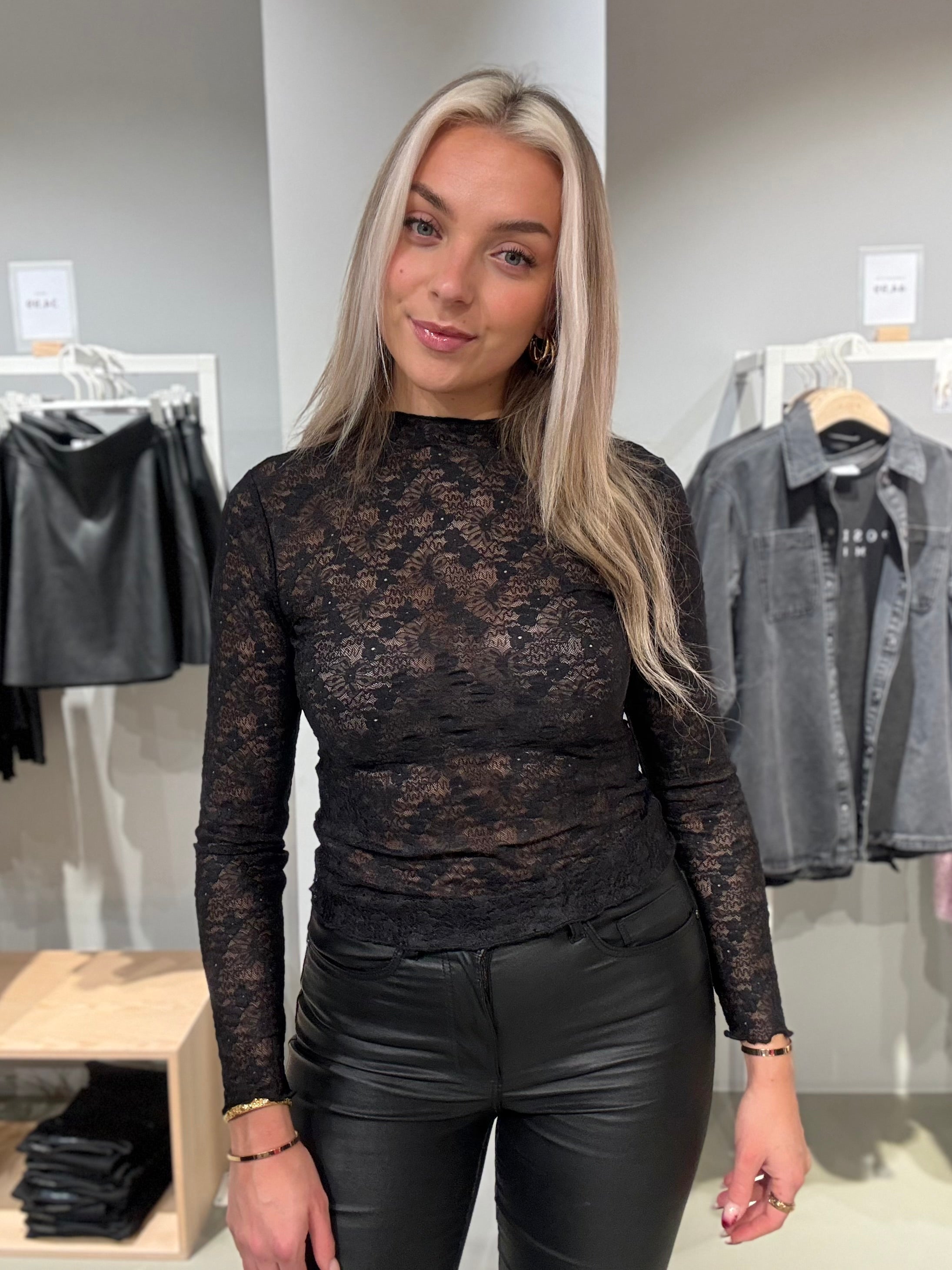 VIFAY Top - Black Beauty